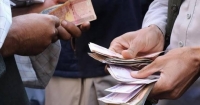 طالبان معاش کارمندان مناطق دوردست را به صورت نقدی‌پرداخت می‌کنند ـ مجله‌ی اورال